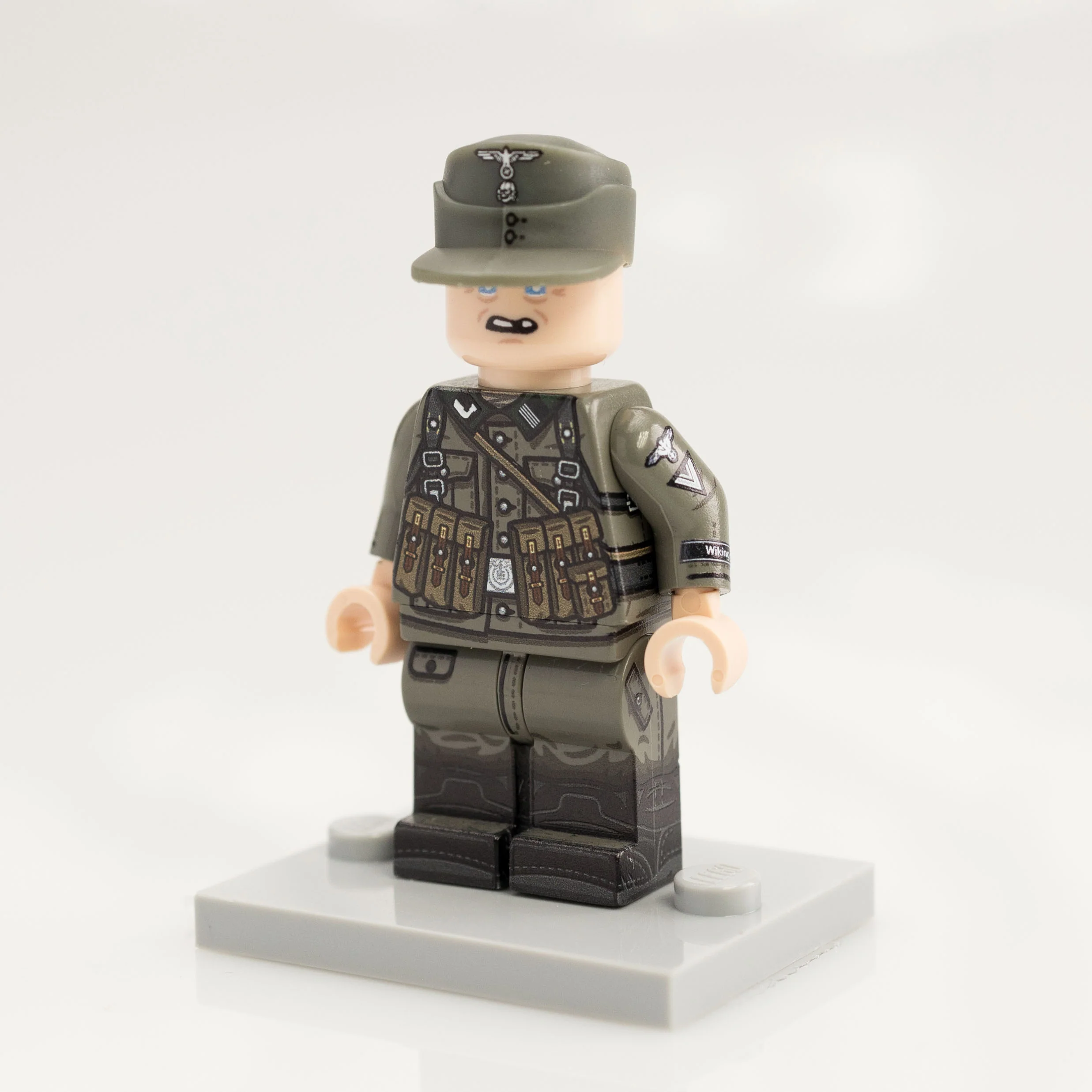 Old Grey German Minifigure #25