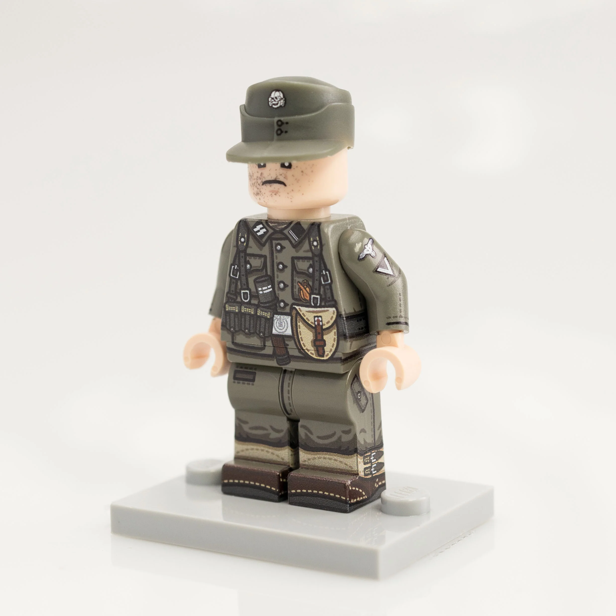 Old Grey German Minifigure #31